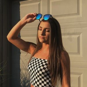 Meet your Posher, Alexis